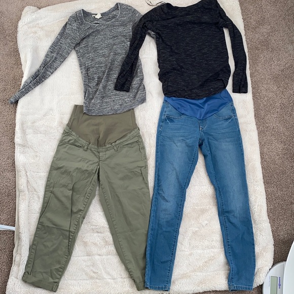 Maternity clothing bundle - size XS/S - Picture 1 of 3